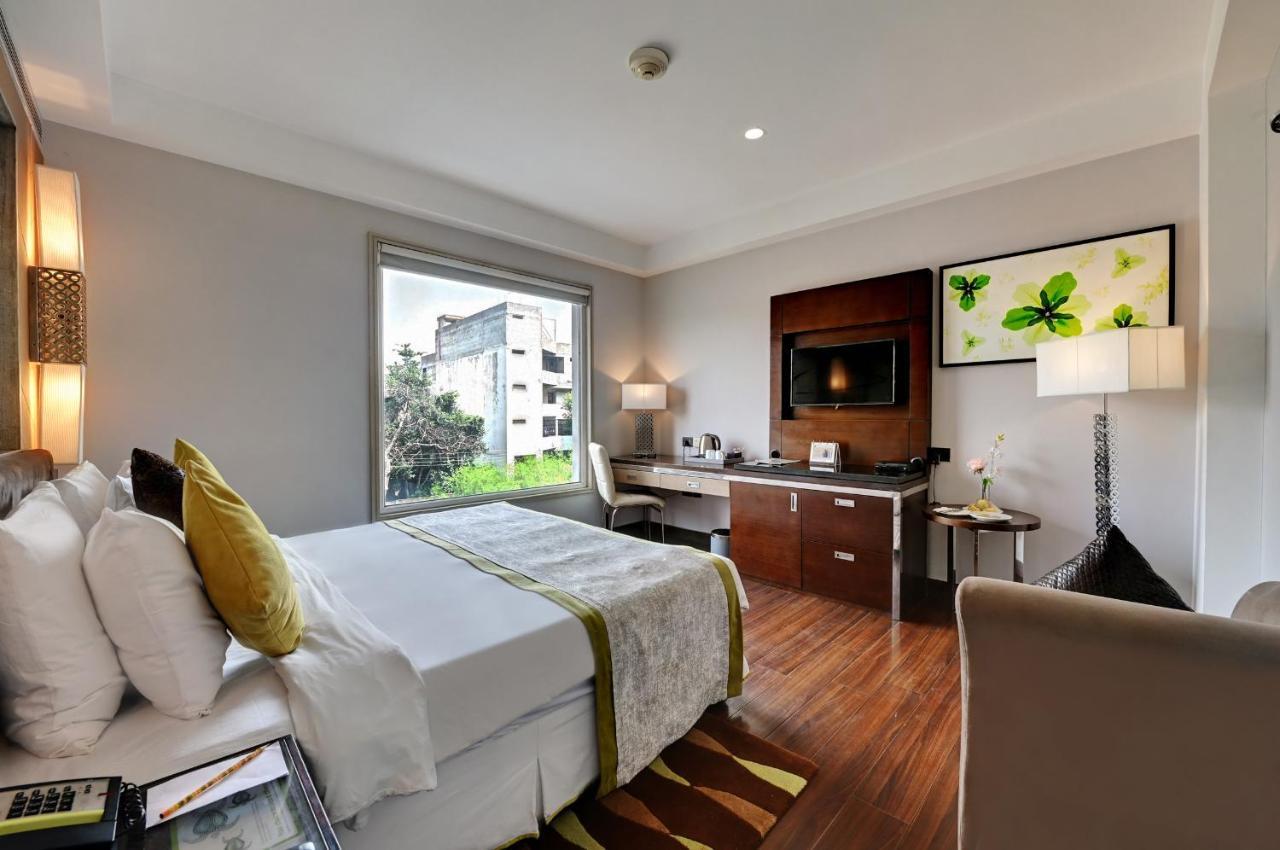 Quality Inn Γκουργκάον Εξωτερικό φωτογραφία