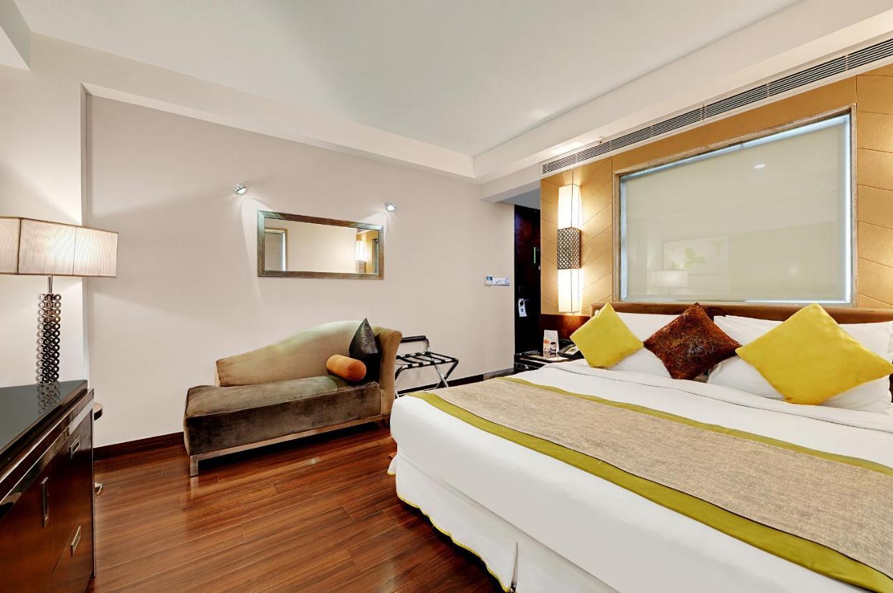 Quality Inn Γκουργκάον Εξωτερικό φωτογραφία