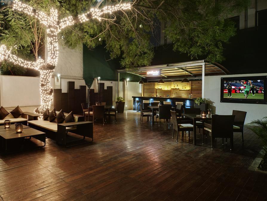 Quality Inn Γκουργκάον Εξωτερικό φωτογραφία